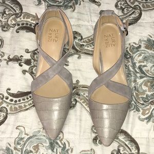 NWOT Naturalizer grey pointed toe heel